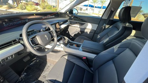 New 2025 Lincoln Nautilus Premier image 17