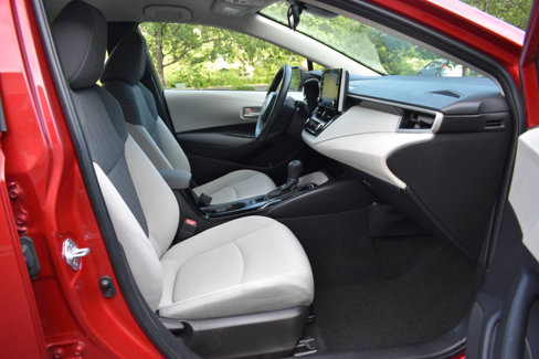 Used 2021 Toyota Corolla LE image 8