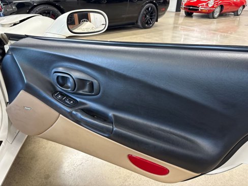 Used 2002 Chevrolet Corvette Coupe image 54