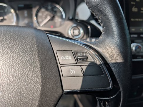 Used 2020 Mitsubishi Outlander AWD image 16