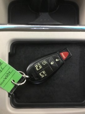 Used 2014 Chrysler Town & Country Touring image 32