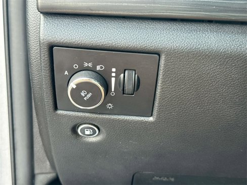 Used 2019 Jeep Grand Cherokee Laredo image 35
