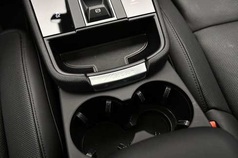 Certified 2025 Porsche Macan Turbo image 34