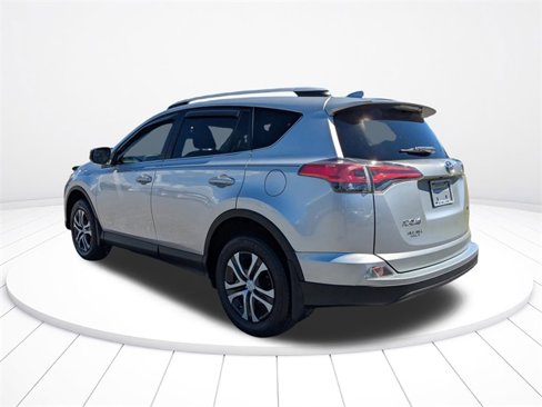 Used 2016 Toyota RAV4 LE image 5