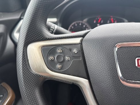Used 2021 GMC Acadia SLE w/ Driver Convenience Package image 17