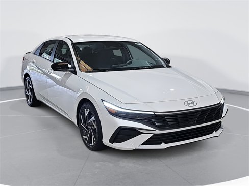 New 2025 Hyundai Elantra Sport image 3