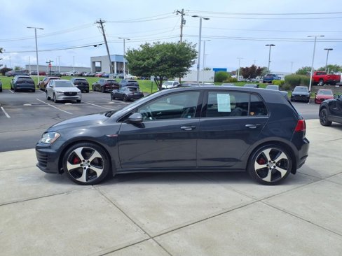 Used 2015 Volkswagen GTI SE image 3