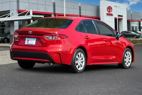 Used 2021 Toyota Corolla LE image 4