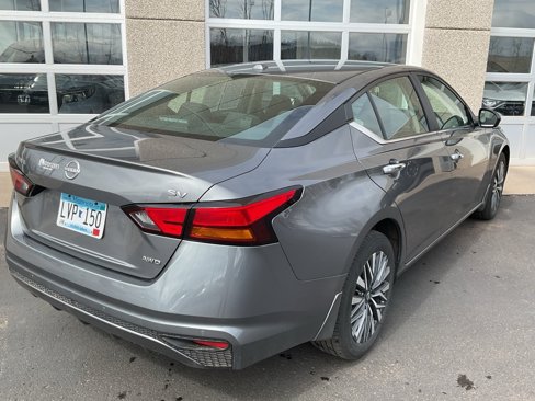 Used 2024 Nissan Altima 2.5 SV image 5