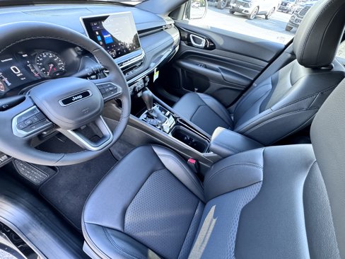 New 2026 Jeep Compass Latitude image 9