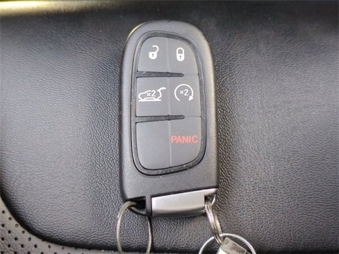 Used 2022 Jeep Cherokee Latitude Lux w/ Sun & Sound Group image 30