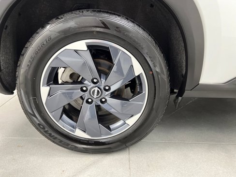 Used 2024 Nissan Rogue SV image 44