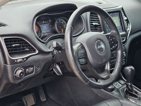 Used 2019 Jeep Cherokee Trailhawk image 37