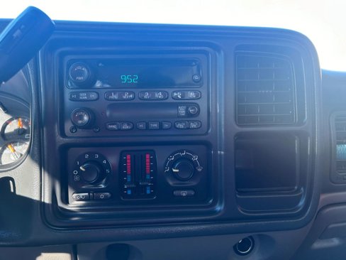 Used 2005 Chevrolet Avalanche LS w/ Onstar Plus Package image 21
