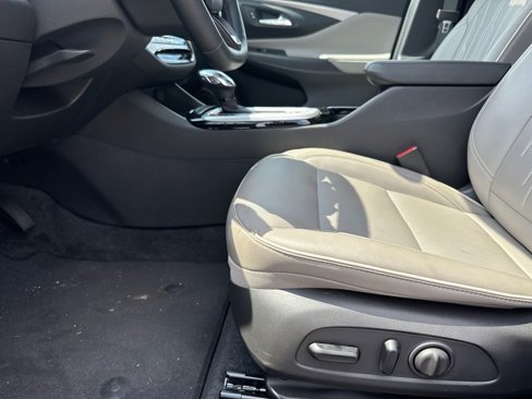 Certified 2024 Buick Envista Avenir image 10