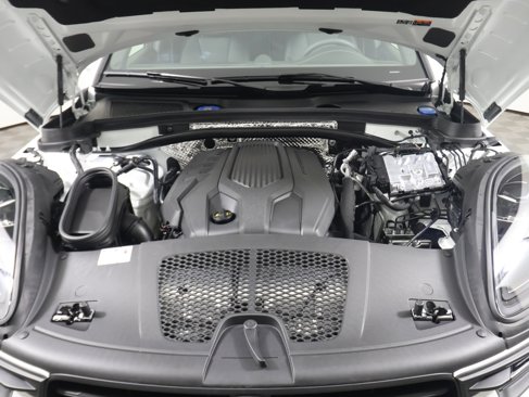 New 2024 Porsche Macan image 22