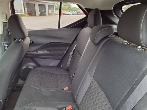 Used 2021 Nissan Kicks S image 10