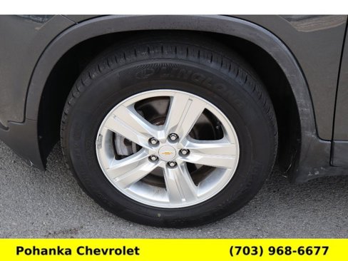 Used 2018 Chevrolet Trax LT w/ LT Convenience Package image 27