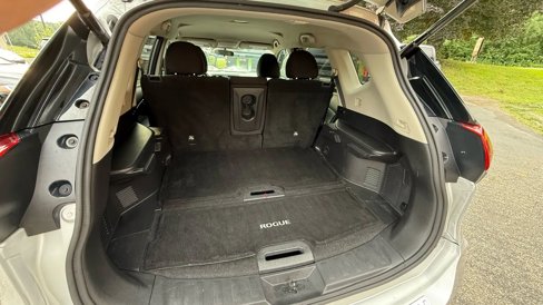 Used 2018 Nissan Rogue SV image 22