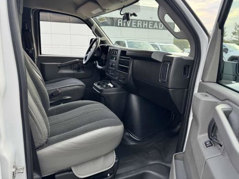Used 2023 GMC Savana 2500 w/ Driver Convenience Package image 9