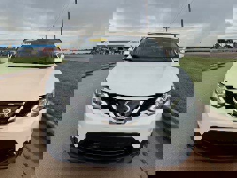 Used 2019 Nissan Rogue Sport S image 10