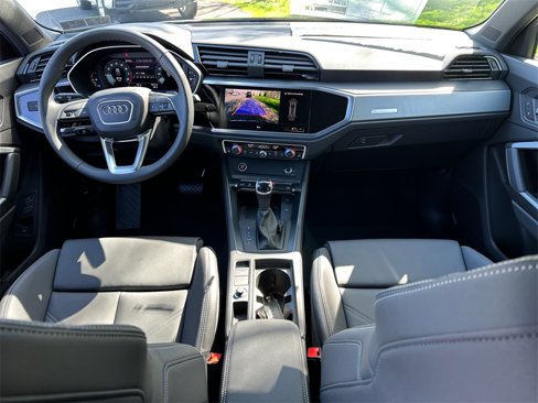 New 2025 Audi Q3 2.0T Premium image 11