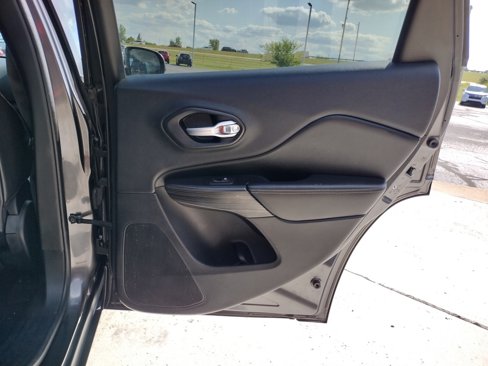 Used 2016 Jeep Cherokee Limited w/ Technology Group image 22