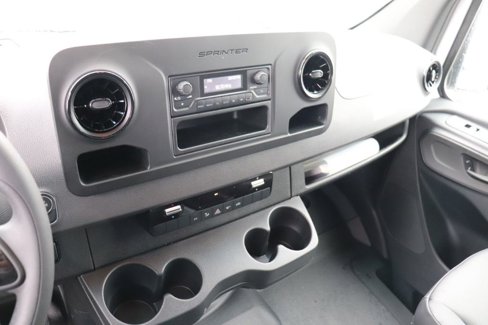 Used 2022 Mercedes-Benz Sprinter 2500 image 16