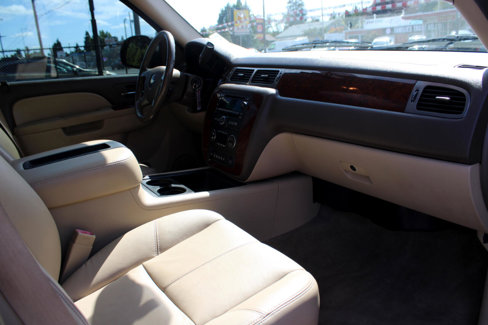 Used 2010 Chevrolet Suburban LT image 19