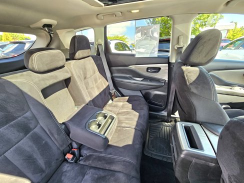 Used 2018 Nissan Murano SV image 11