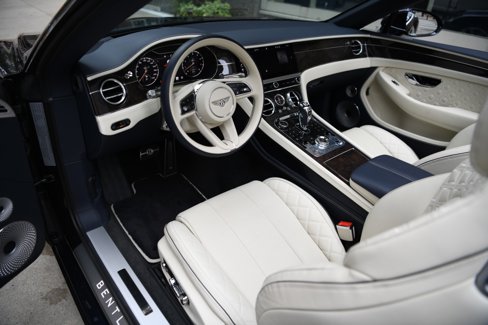 Used 2022 Bentley Continental GT image 11