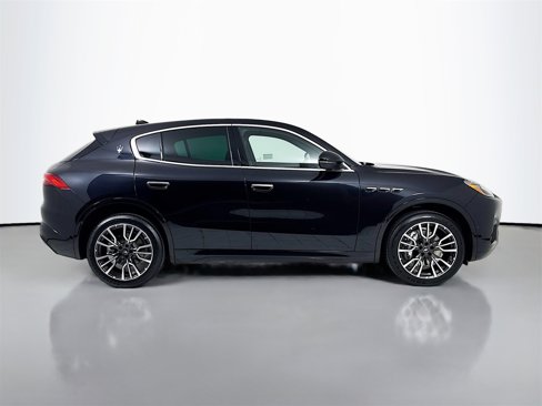 New 2025 Maserati Grecale GT image 9