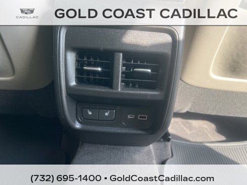 Used 2021 Cadillac XT4 Luxury w/ Cold Weather Package image 9