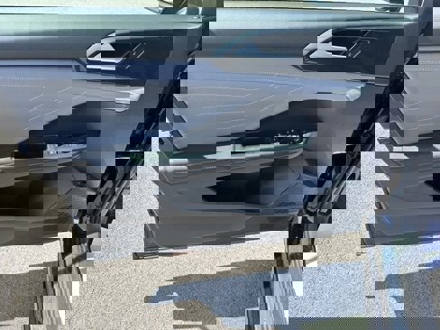 Certified 2024 Volkswagen Taos SEL image 15
