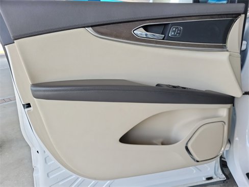 Used 2019 Lincoln Nautilus Select image 21
