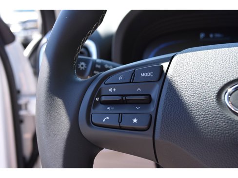 New 2025 Hyundai Venue SEL image 21