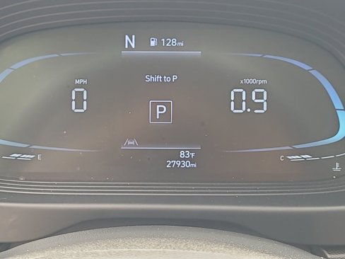 Used 2024 Hyundai Venue Limited image 27