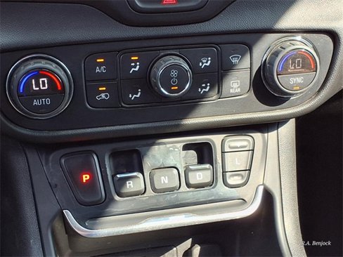 Used 2018 GMC Terrain SLT image 20