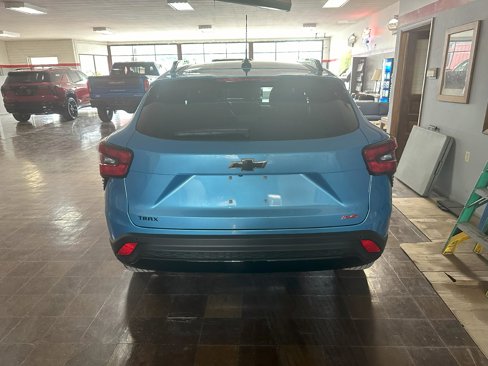 New 2025 Chevrolet Trax RS w/ Sunroof Package image 4