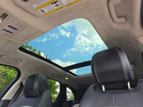 Used 2018 Jaguar F-PACE R-Sport image 22