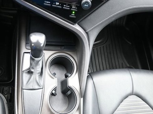Used 2021 Toyota Camry SE image 16