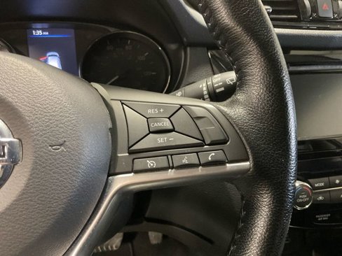 Used 2022 Nissan Rogue Sport SV image 25