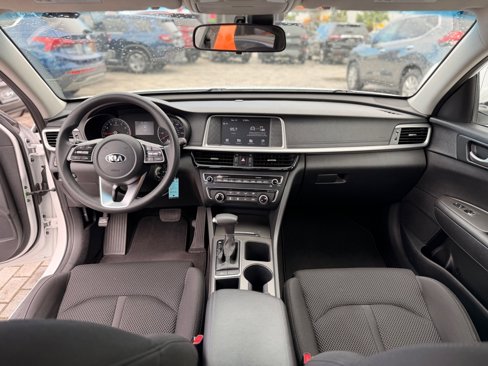 Used 2020 Kia Optima LX image 10