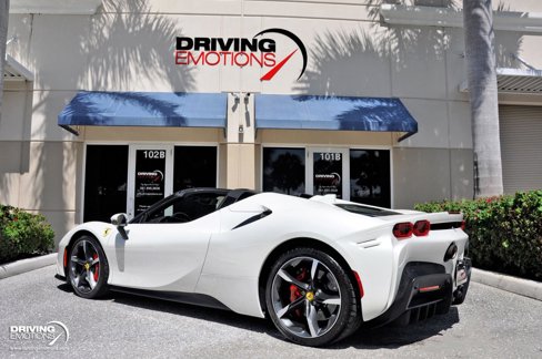 Used 2024 Ferrari SF90 Spider image 29