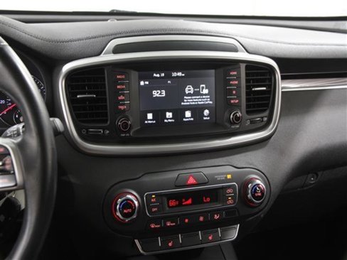 Used 2020 Kia Sorento LX w/ LX I4 Convenience Package image 9