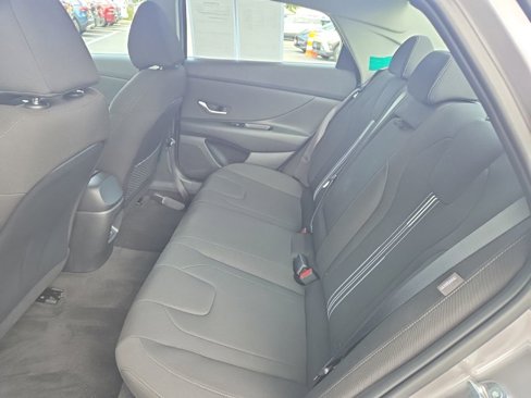 Certified 2024 Hyundai Elantra SEL w/ Convenience Package image 8
