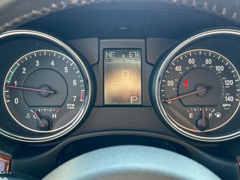 Used 2011 Jeep Grand Cherokee Limited image 9