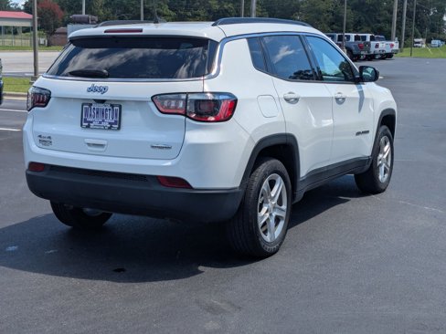 Used 2023 Jeep Compass Latitude w/ Sun and Sound Group image 5
