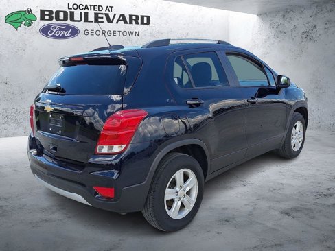 Used 2022 Chevrolet Trax LT w/ Driver Confidence Package image 6