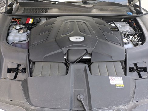Certified 2023 Porsche Cayenne Platinum Edition image 27